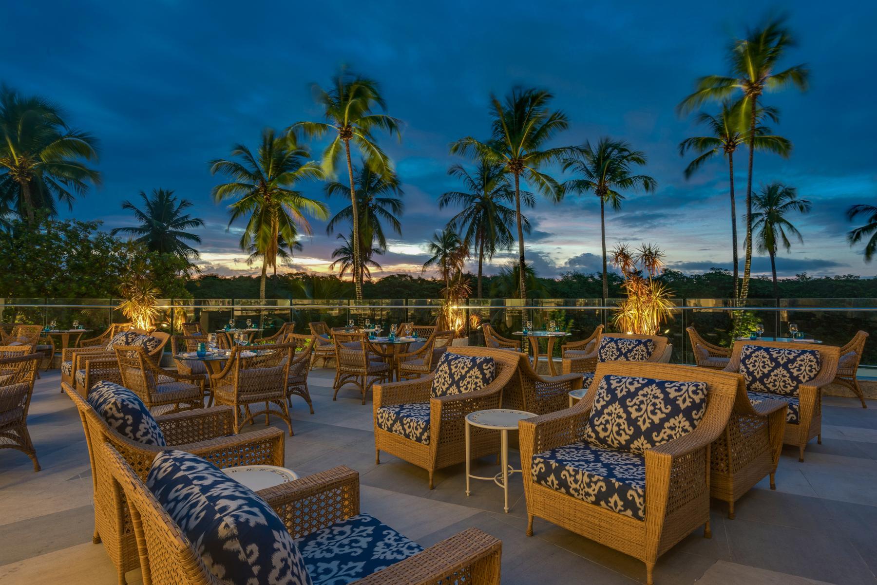 Sheraton Reserva Do Paiva Cabo de Santo Agostinho Eksteriør billede The rooftop bar at the hotel